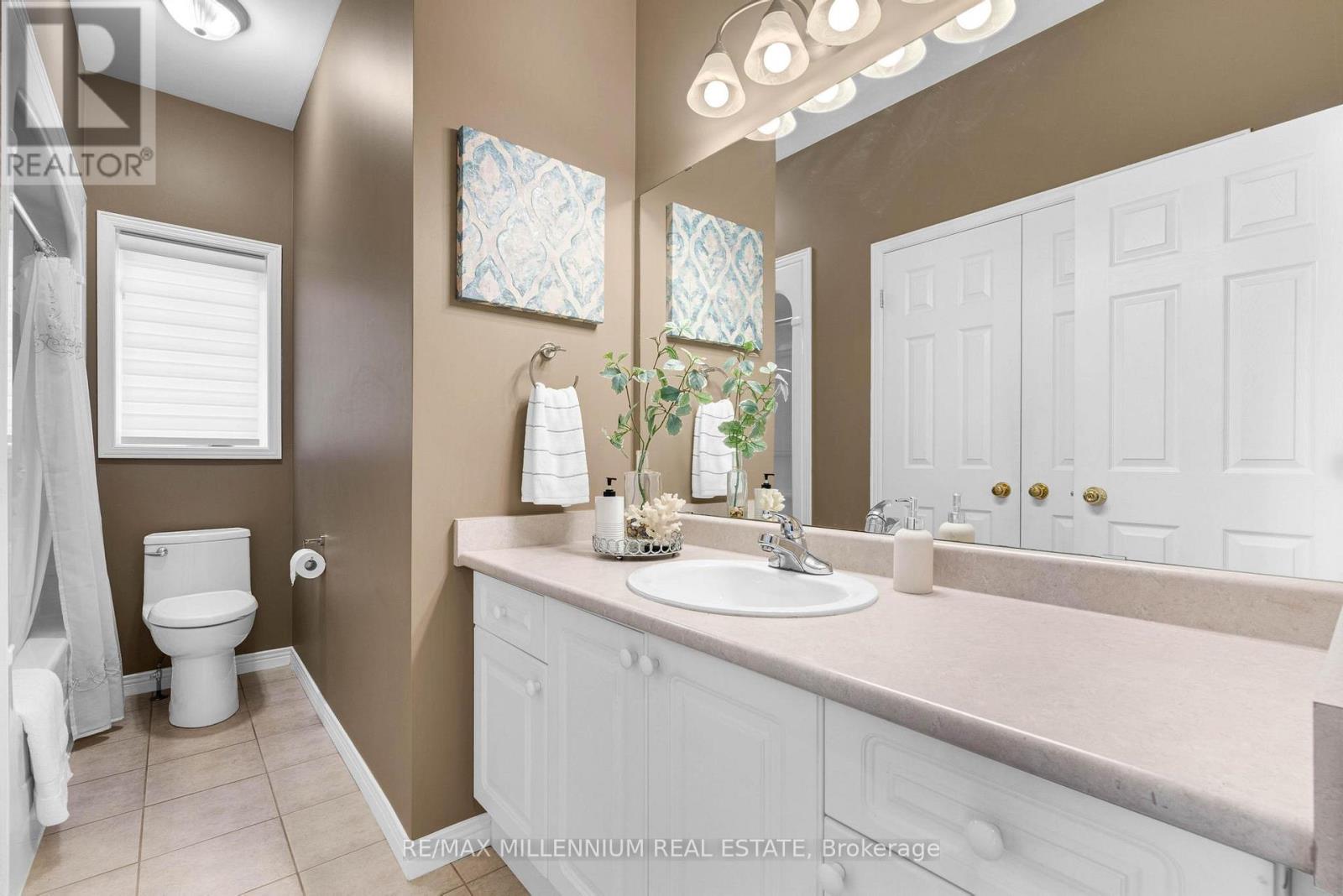 188 Blue Mountain Drive, Hamilton, Ontario  L0R 1P0 - Photo 11 - X12521178