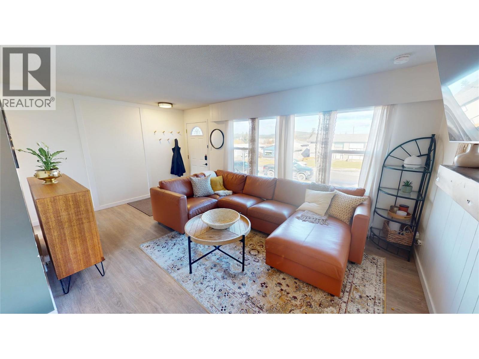 717 6th Street S, Cranbrook, British Columbia  V1C 1L4 - Photo 4 - 10368826