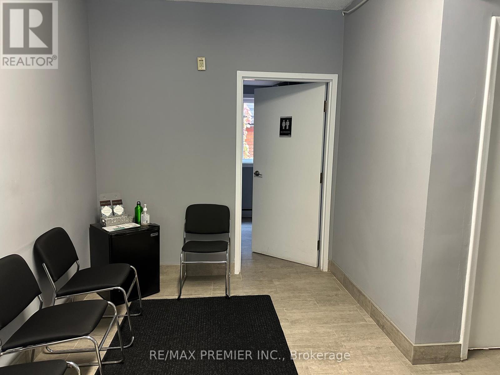 M04-A - 70 King Street E, Hamilton, Ontario  L8G 1K2 - Photo 4 - X12155070