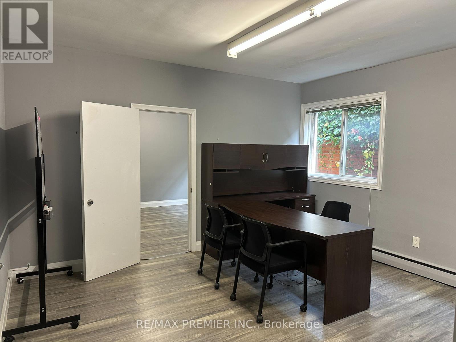 M04-B - 70 King Street E, Hamilton, Ontario  L8G 1K2 - Photo 8 - X12413571