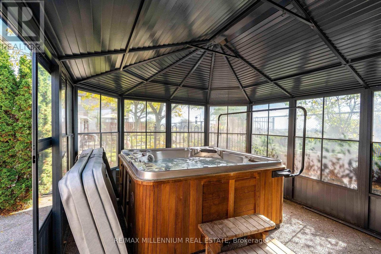 188 Blue Mountain Drive, Hamilton, Ontario  L0R 1P0 - Photo 37 - X12521178