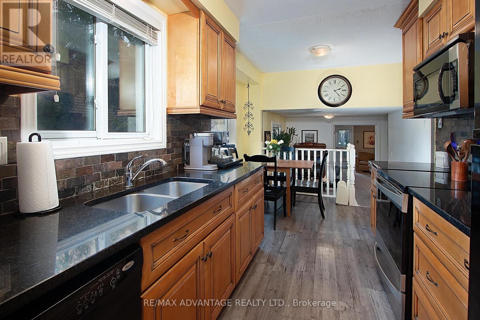 126 Olympic Crescent, London North, Ontario  N6G 3P7 - Photo 11 - X12522284