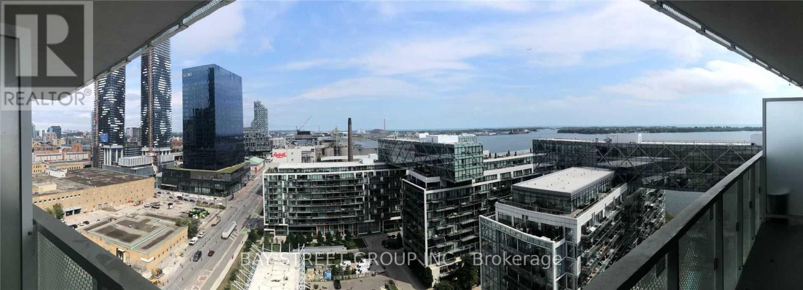 1810 - 15 Queens Quay E, Toronto, Ontario  M5E 0C5 - Photo 2 - C12521910