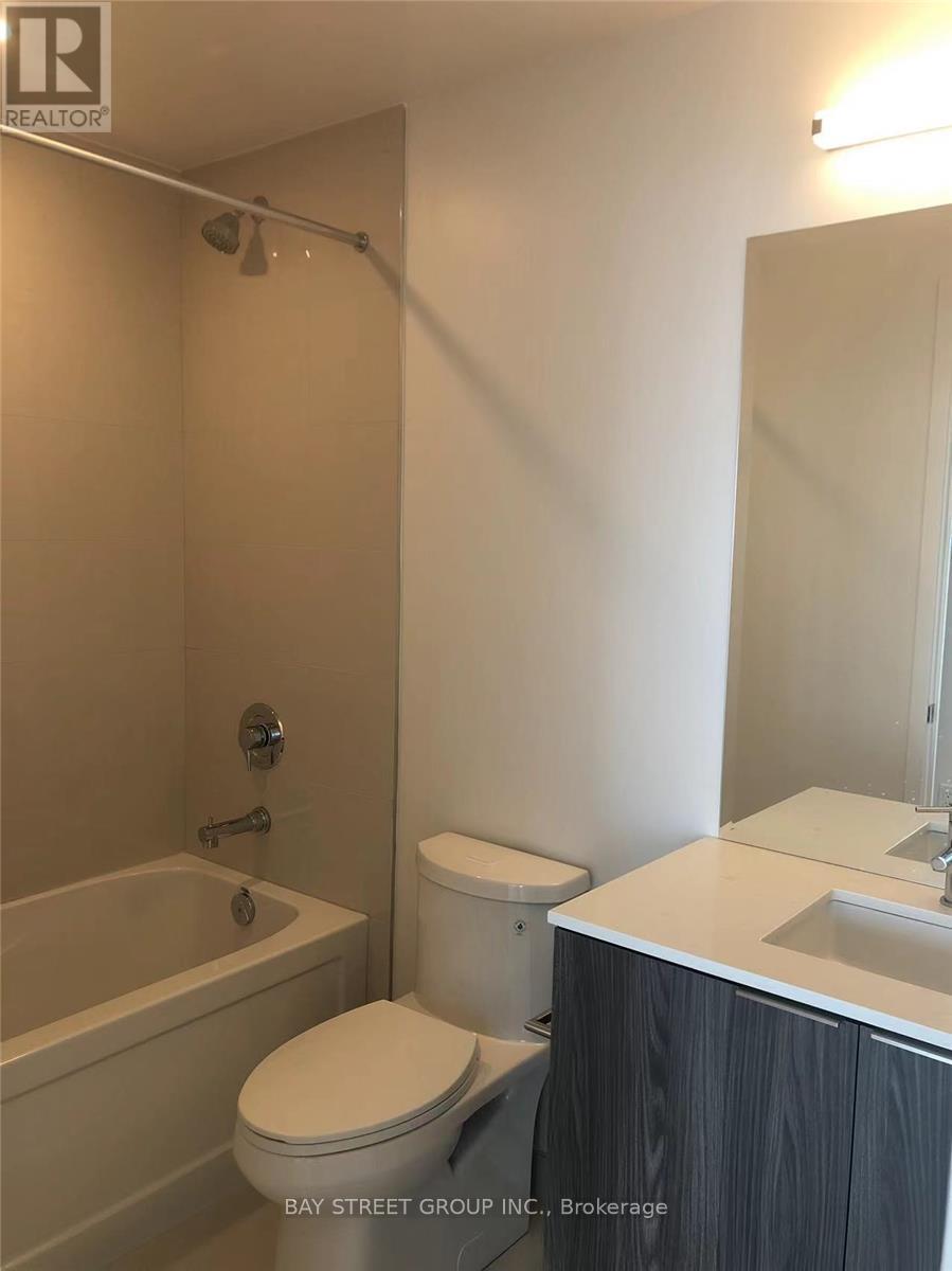 1810 - 15 Queens Quay E, Toronto, Ontario  M5E 0C5 - Photo 3 - C12521910