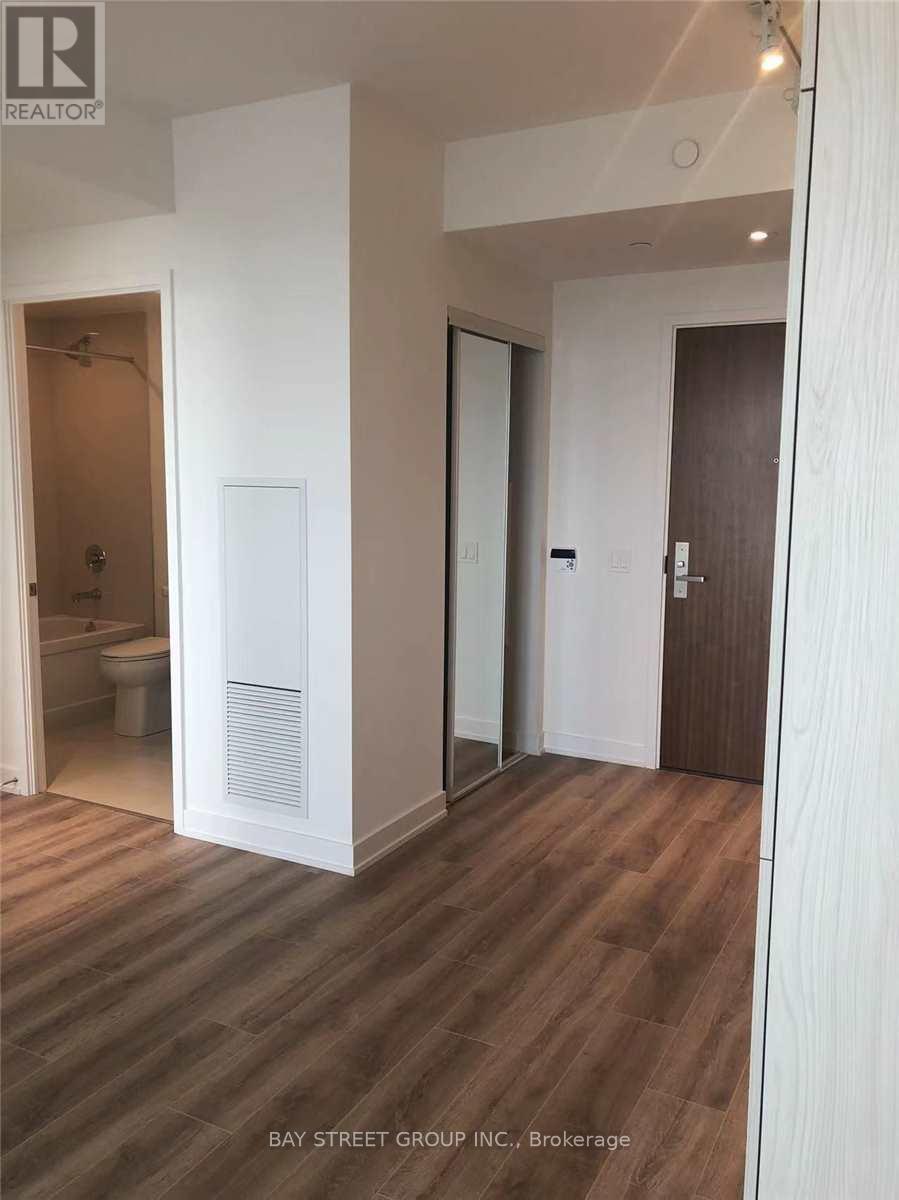 1810 - 15 Queens Quay E, Toronto, Ontario  M5E 0C5 - Photo 7 - C12521910