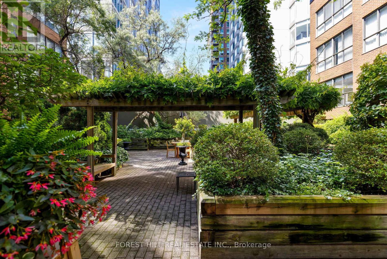 507 - 164 Cumberland Street, Toronto, Ontario  M5R 1A8 - Photo 3 - C12521912