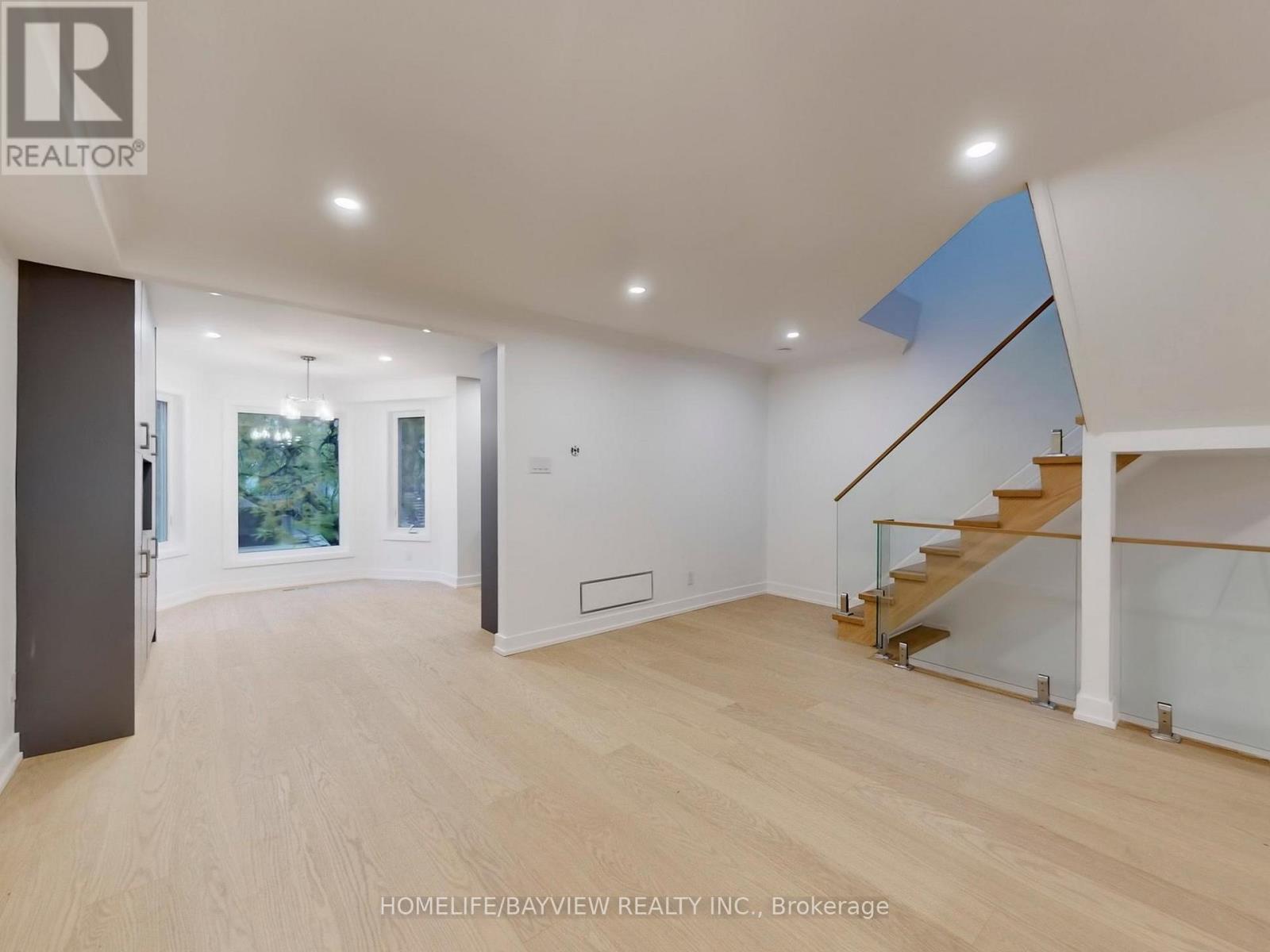 110 Roslin Avenue, Toronto, Ontario  M4N 1Z4 - Photo 9 - C12521958