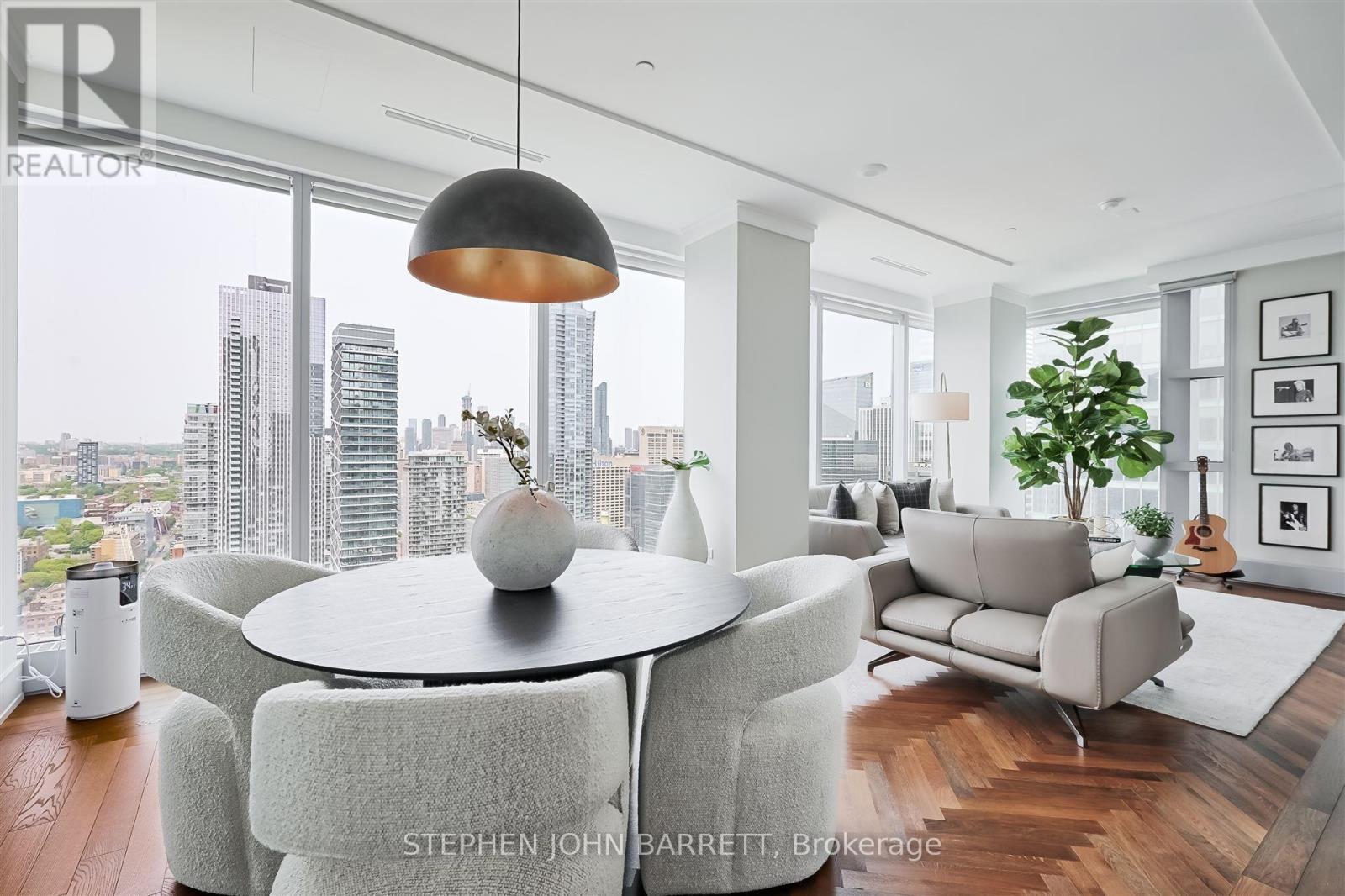 3303 - 183 WELLINGTON STREET W, Toronto, Ontario