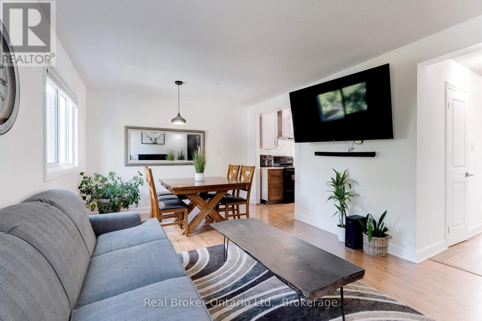 2261 Leominster Drive, Burlington, Ontario  L7P 3W8 - Photo 11 - W12522202