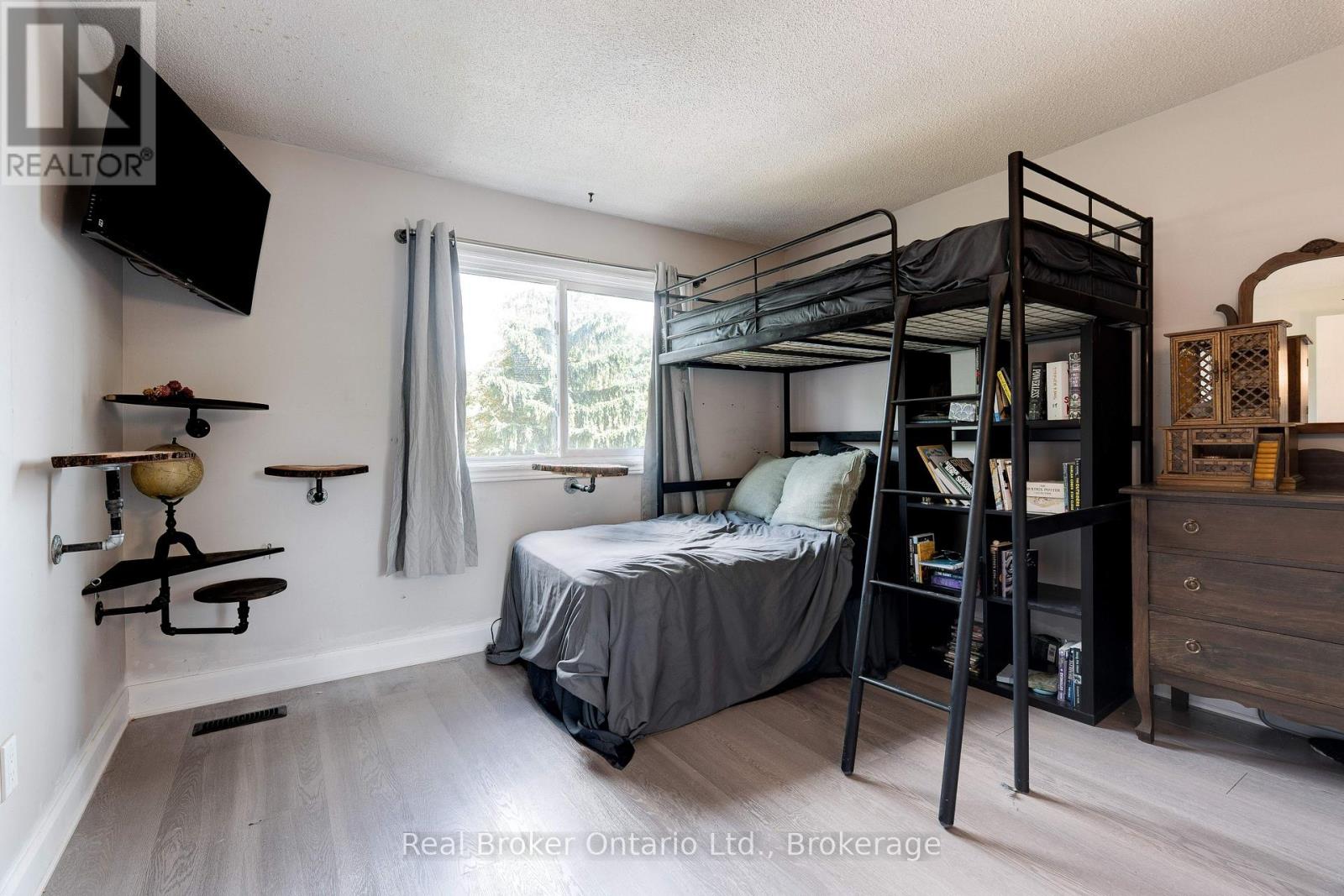 2261 Leominster Drive, Burlington, Ontario  L7P 3W8 - Photo 19 - W12522202