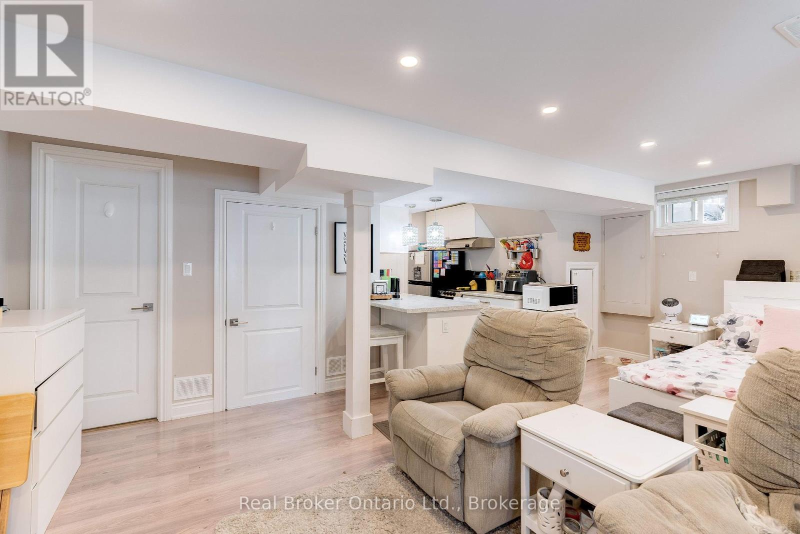 2261 Leominster Drive, Burlington, Ontario  L7P 3W8 - Photo 21 - W12522202