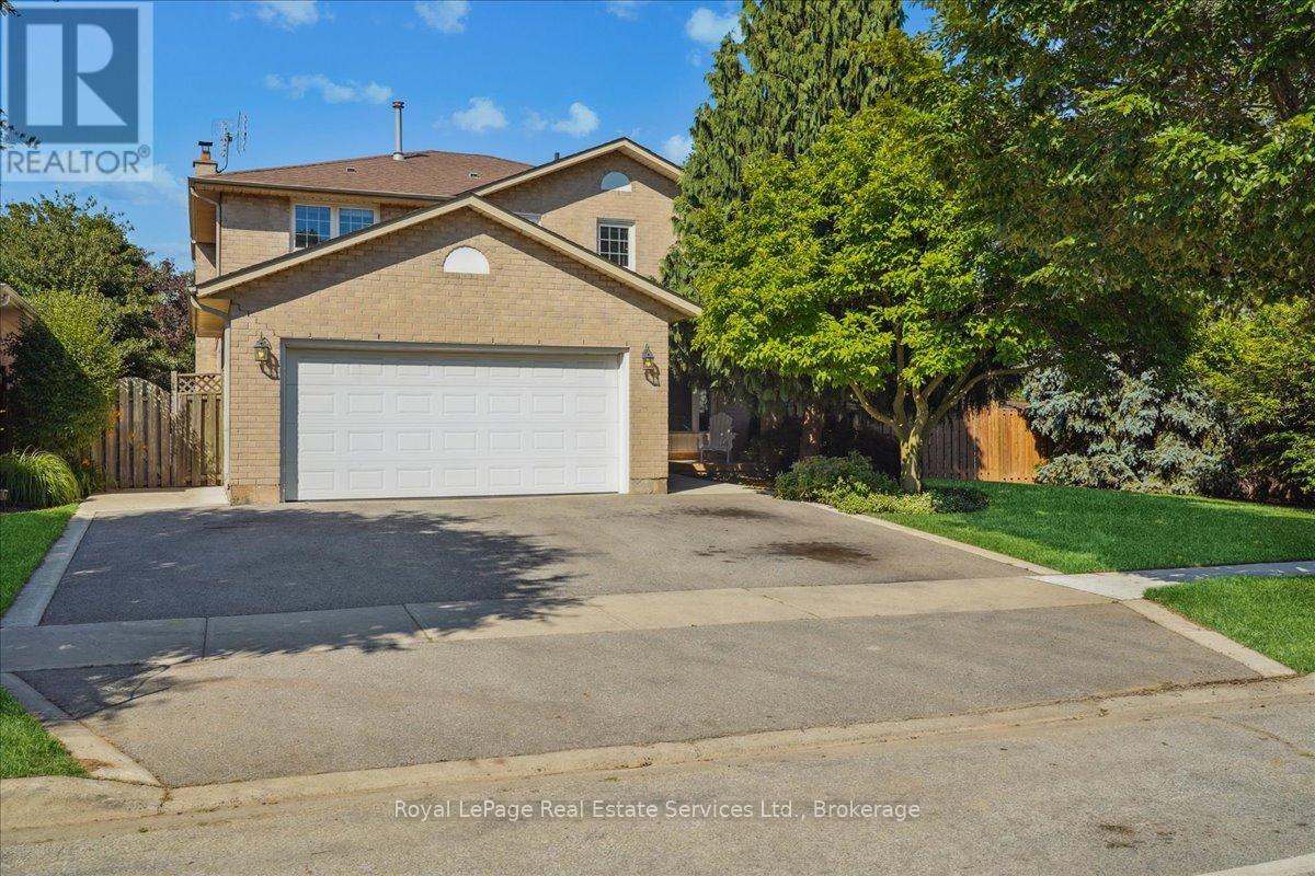 471 Deerhurst Drive, Burlington, Ontario L7L 5T4 - Photo 1 - W12522296