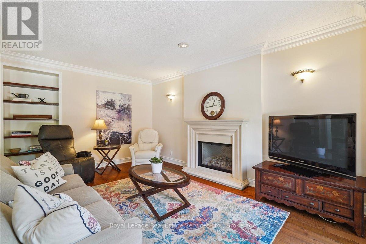 471 Deerhurst Drive, Burlington, Ontario L7L 5T4 - Photo 15 - W12522296