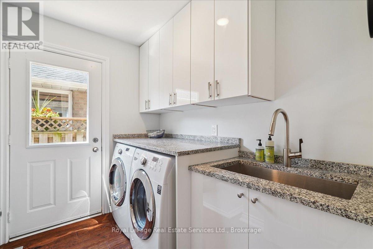 471 Deerhurst Drive, Burlington, Ontario L7L 5T4 - Photo 19 - W12522296