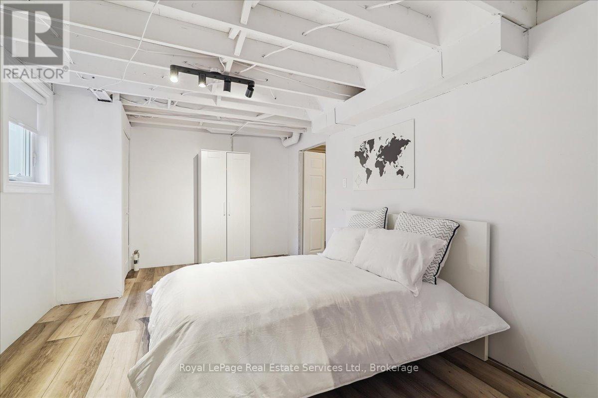 471 Deerhurst Drive, Burlington, Ontario L7L 5T4 - Photo 29 - W12522296