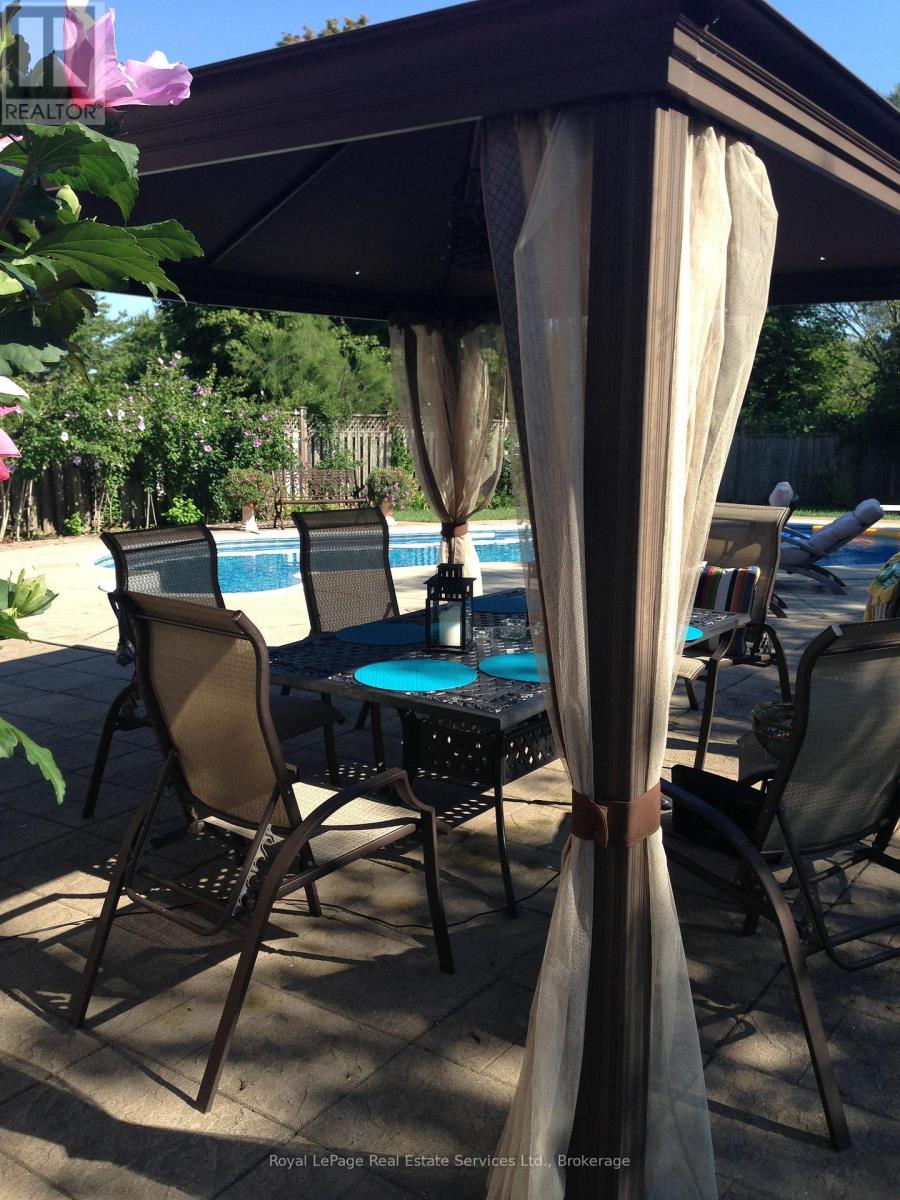 471 Deerhurst Drive, Burlington, Ontario L7L 5T4 - Photo 34 - W12522296