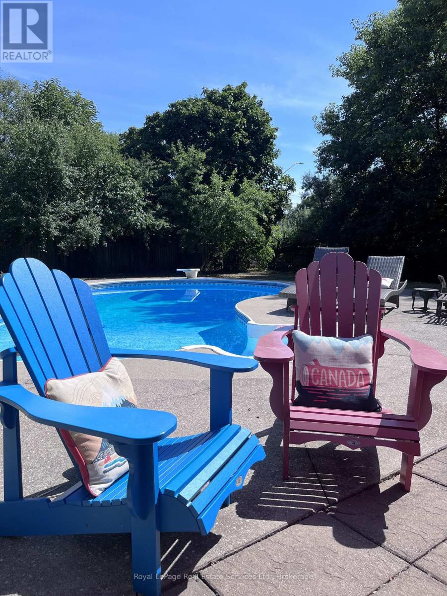 471 Deerhurst Drive, Burlington, Ontario L7L 5T4 - Photo 37 - W12522296