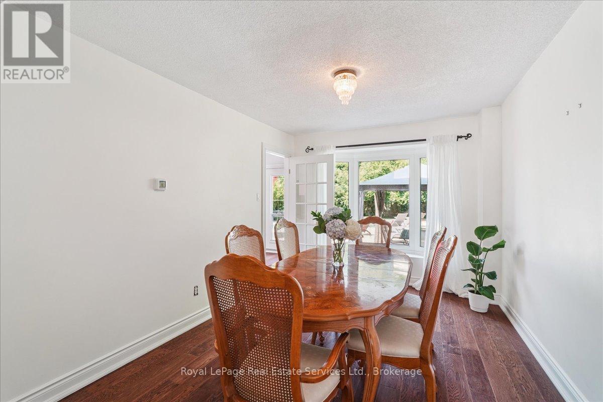 471 Deerhurst Drive, Burlington, Ontario L7L 5T4 - Photo 6 - W12522296