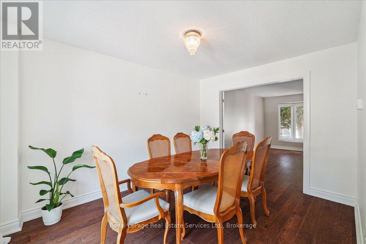 471 Deerhurst Drive, Burlington, Ontario L7L 5T4 - Photo 7 - W12522296