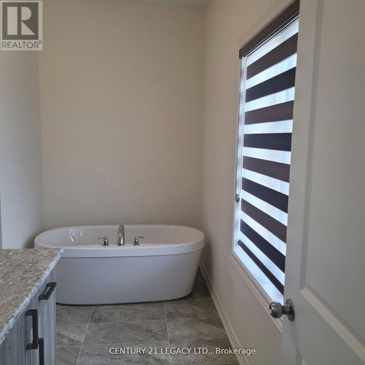 1271 Plymouth Drive, Oshawa, Ontario  L1L 0T9 - Photo 14 - E12521846