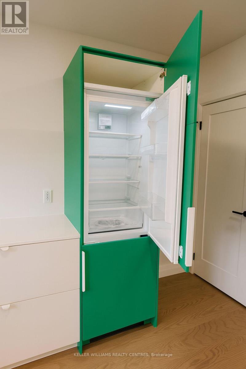 201 - 2034 Danforth Avenue, Toronto, Ontario  M4C 1J6 - Photo 2 - E12521990