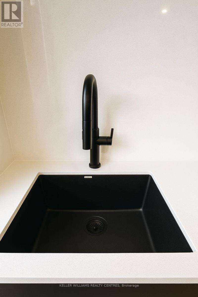 201 - 2034 Danforth Avenue, Toronto, Ontario  M4C 1J6 - Photo 4 - E12521990