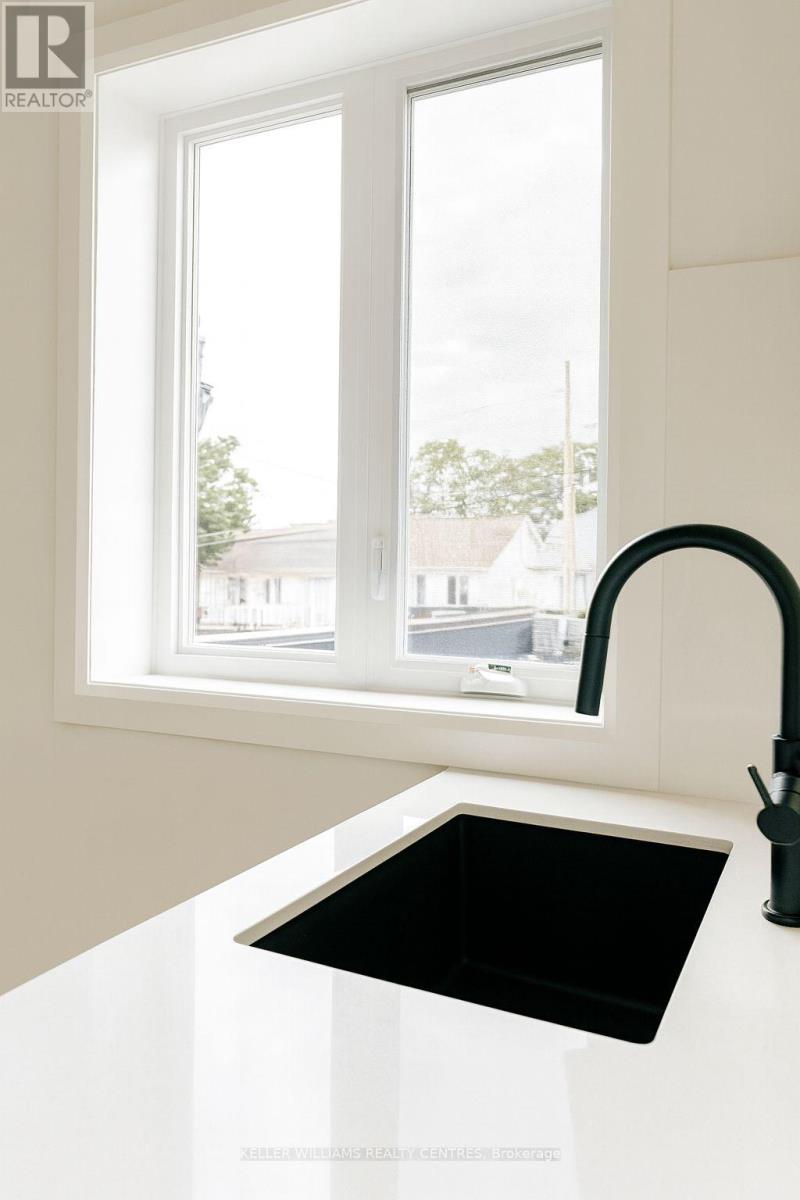 201 - 2034 Danforth Avenue, Toronto, Ontario  M4C 1J6 - Photo 5 - E12521990