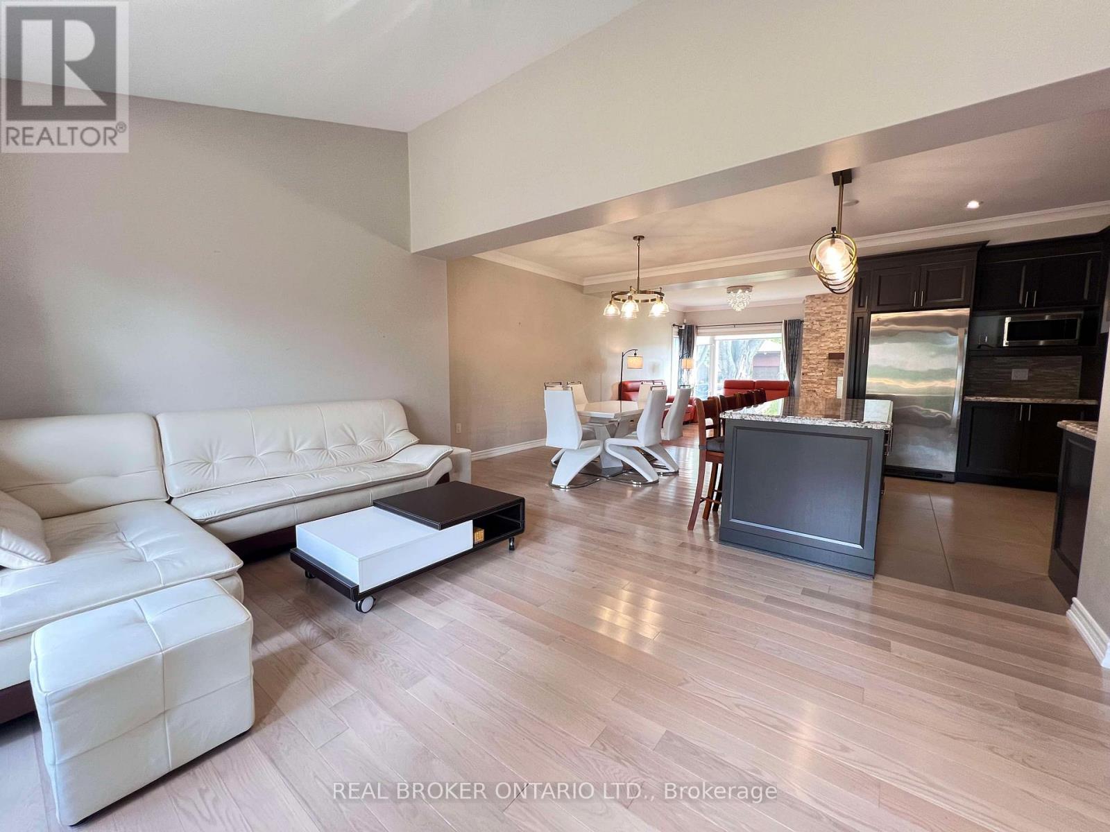 30 Meadowacres Drive, Toronto, Ontario  M1T 1B2 - Photo 10 - E12522014