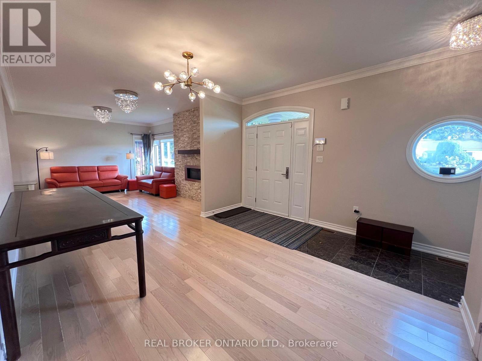 30 Meadowacres Drive, Toronto, Ontario  M1T 1B2 - Photo 3 - E12522014