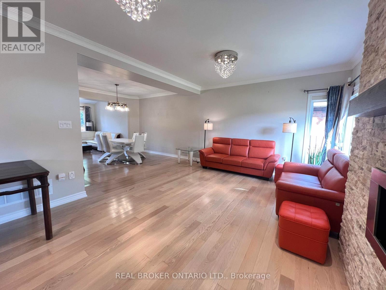 30 Meadowacres Drive, Toronto, Ontario  M1T 1B2 - Photo 5 - E12522014