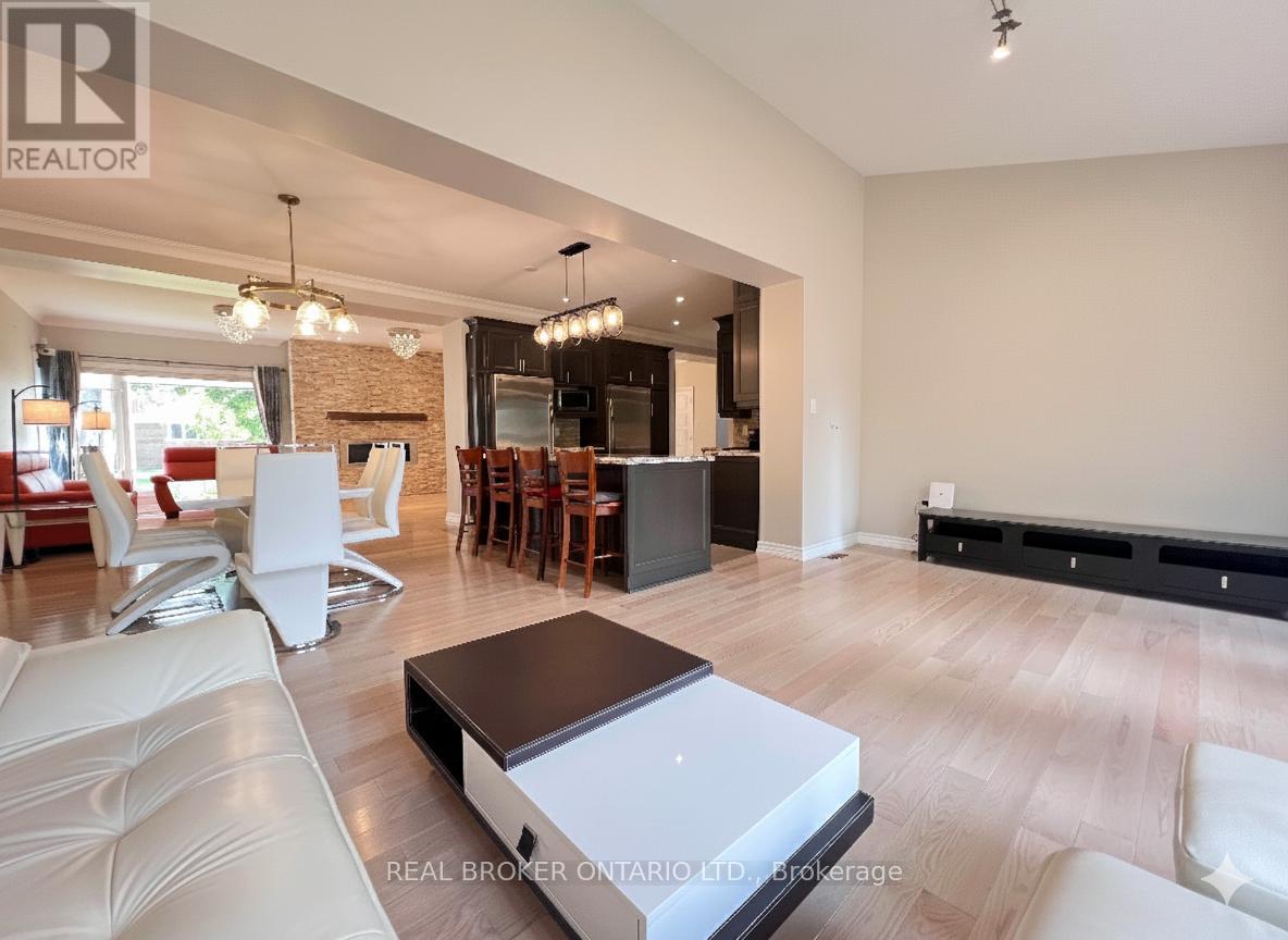 30 Meadowacres Drive, Toronto, Ontario  M1T 1B2 - Photo 9 - E12522014