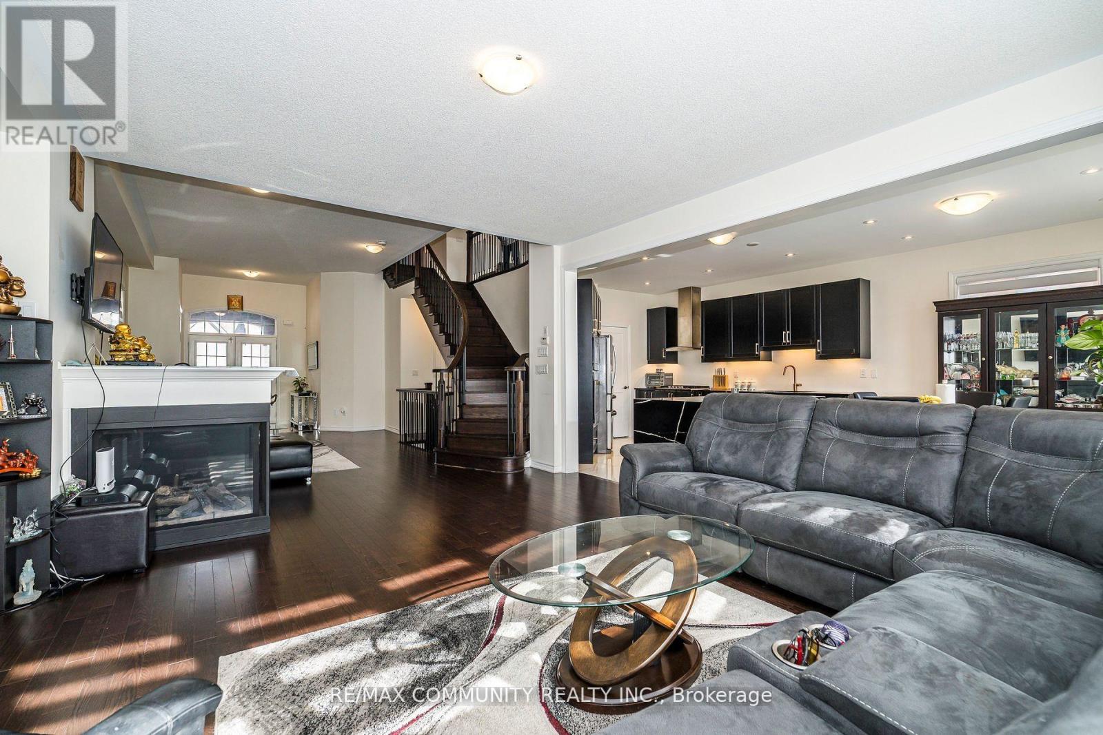 11 Northern Breeze Crescent, Whitby, Ontario  L1R 0P4 - Photo 10 - E12522198