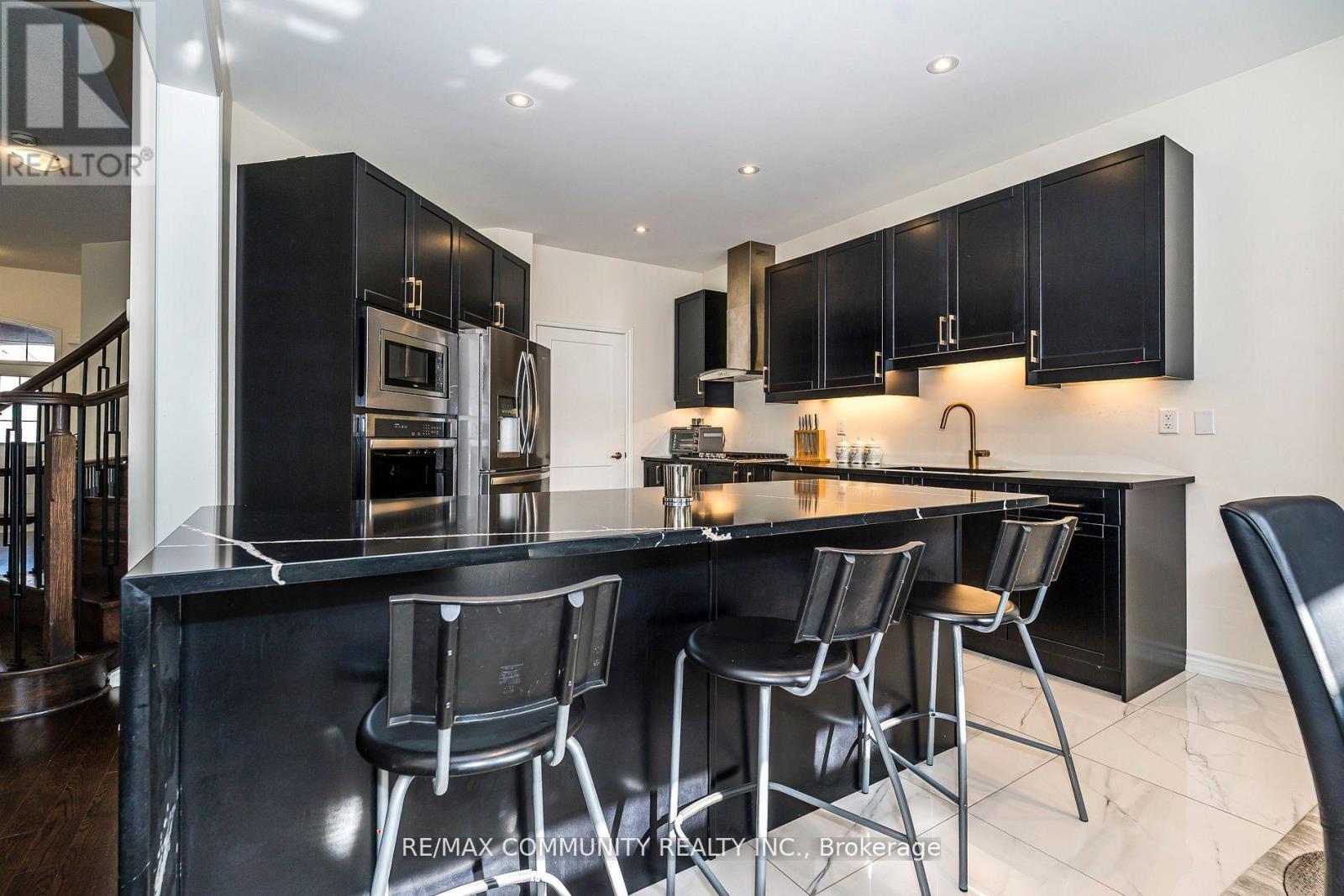 11 Northern Breeze Crescent, Whitby, Ontario  L1R 0P4 - Photo 13 - E12522198