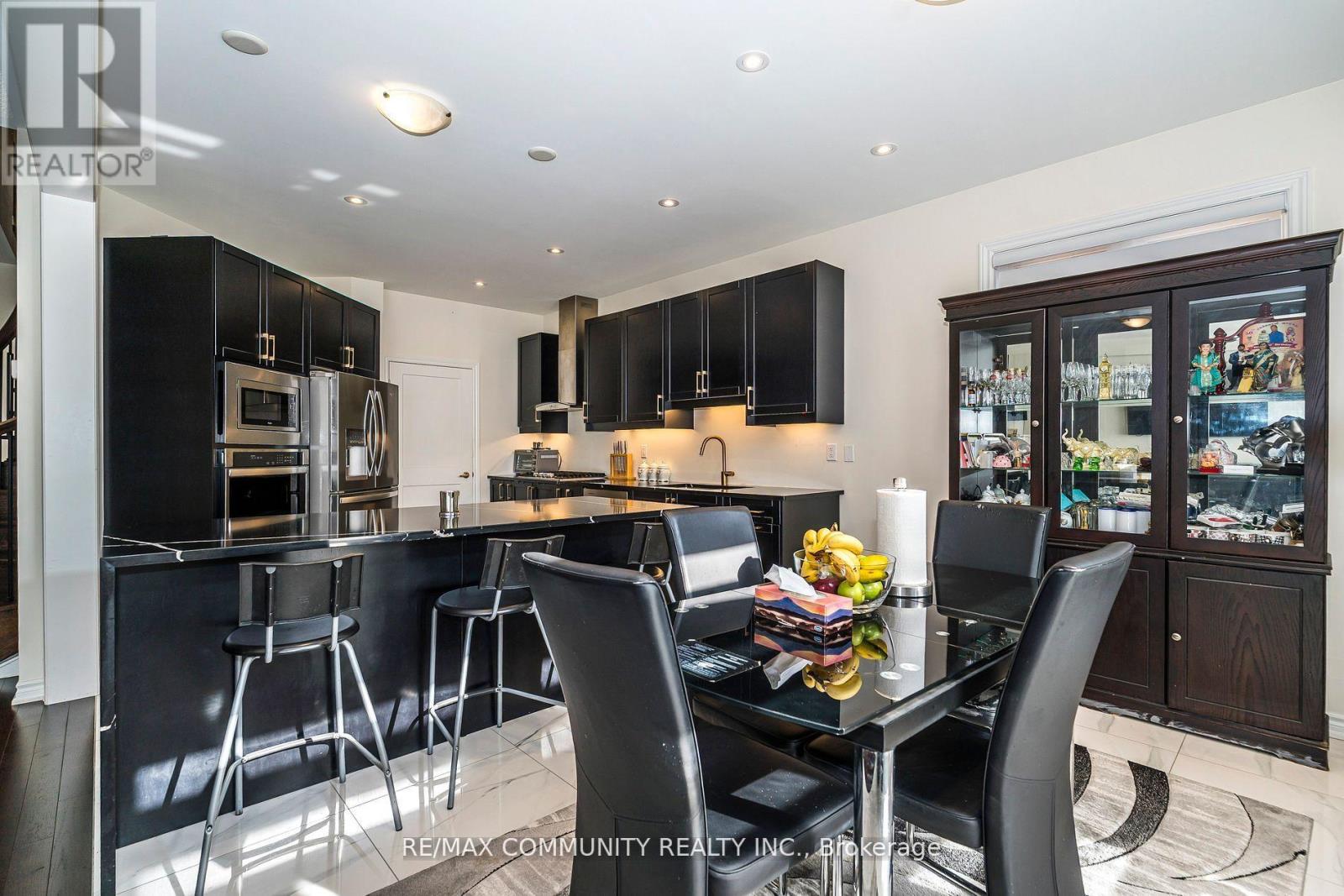 11 Northern Breeze Crescent, Whitby, Ontario  L1R 0P4 - Photo 14 - E12522198