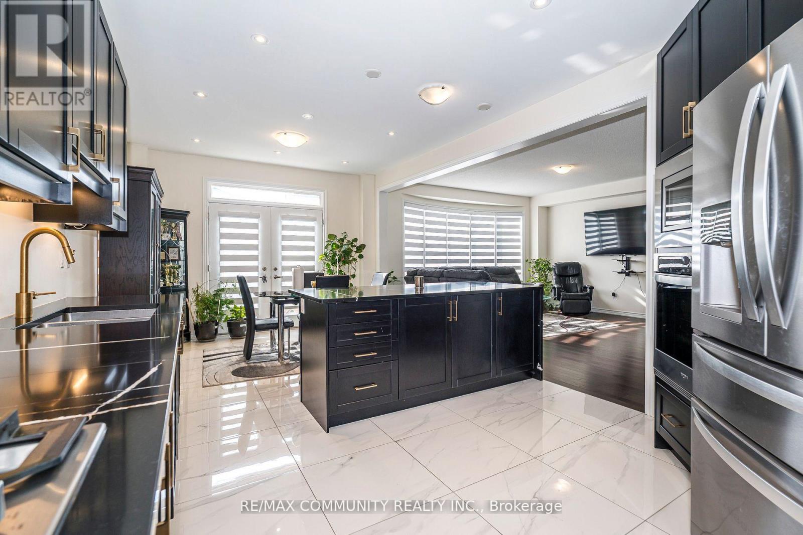 11 Northern Breeze Crescent, Whitby, Ontario  L1R 0P4 - Photo 15 - E12522198