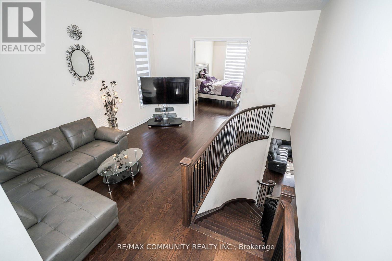 11 Northern Breeze Crescent, Whitby, Ontario  L1R 0P4 - Photo 18 - E12522198