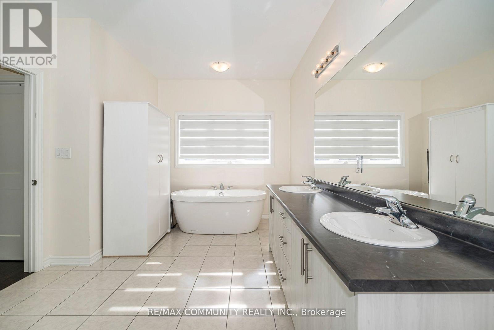 11 Northern Breeze Crescent, Whitby, Ontario  L1R 0P4 - Photo 24 - E12522198