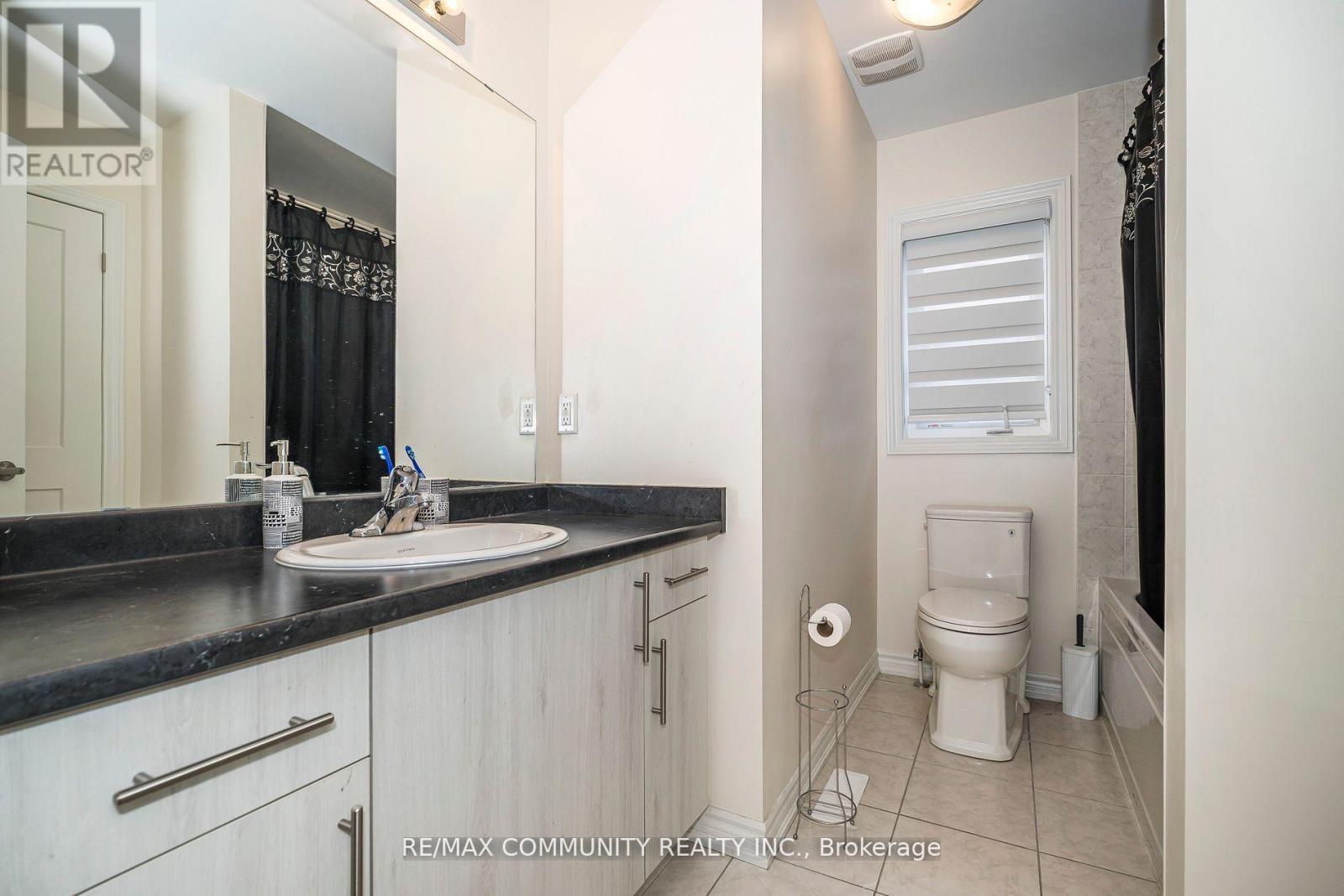 11 Northern Breeze Crescent, Whitby, Ontario  L1R 0P4 - Photo 34 - E12522198