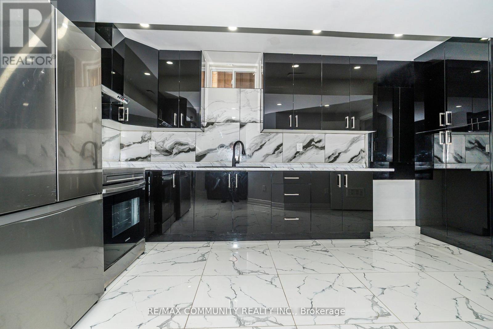 11 Northern Breeze Crescent, Whitby, Ontario  L1R 0P4 - Photo 38 - E12522198