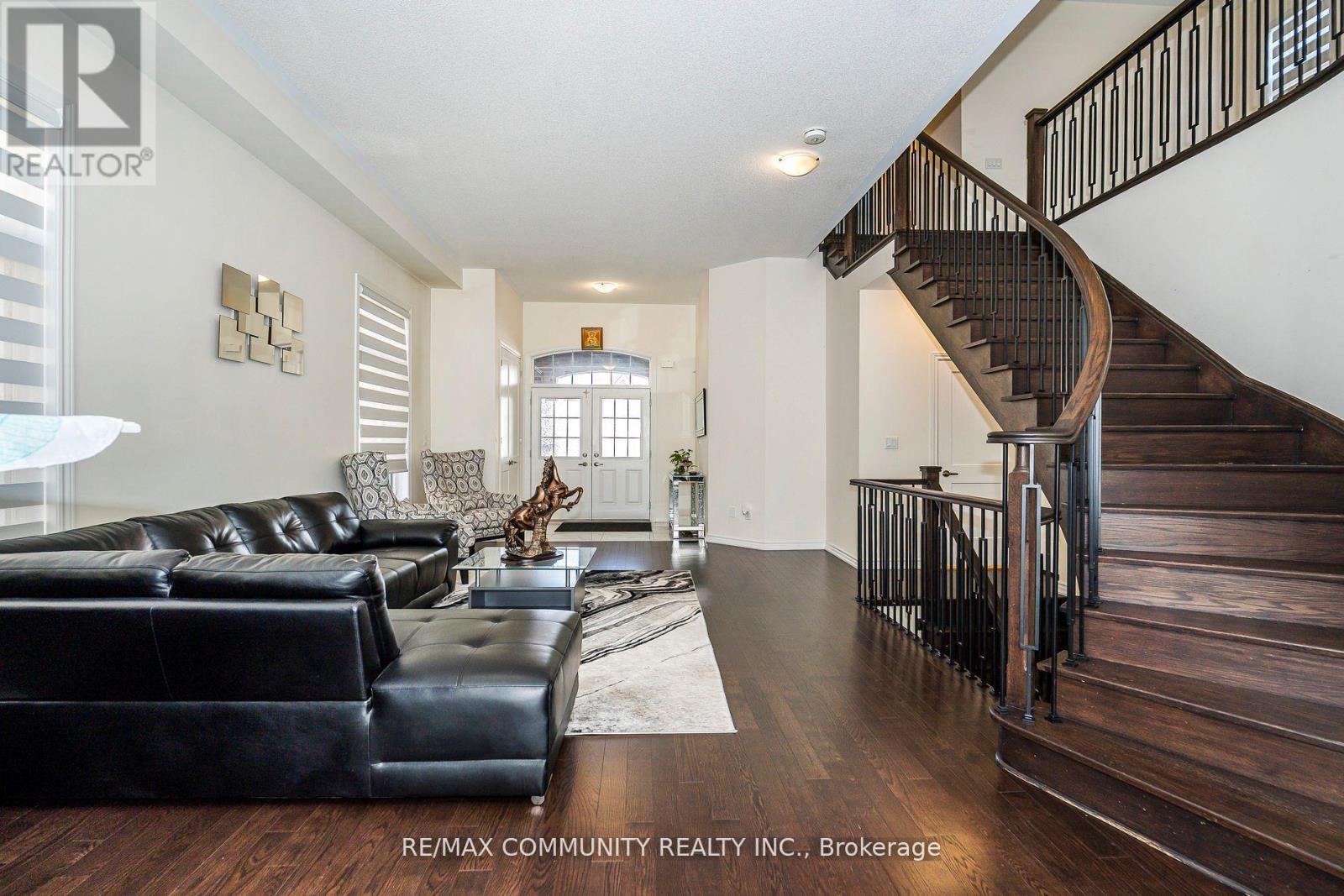 11 Northern Breeze Crescent, Whitby, Ontario  L1R 0P4 - Photo 7 - E12522198