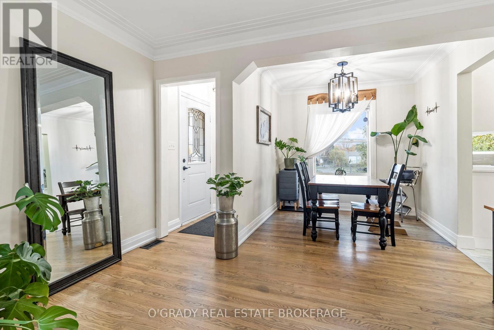 79 North Augusta Road, Brockville, Ontario  K6V 2X8 - Photo 12 - X12522224