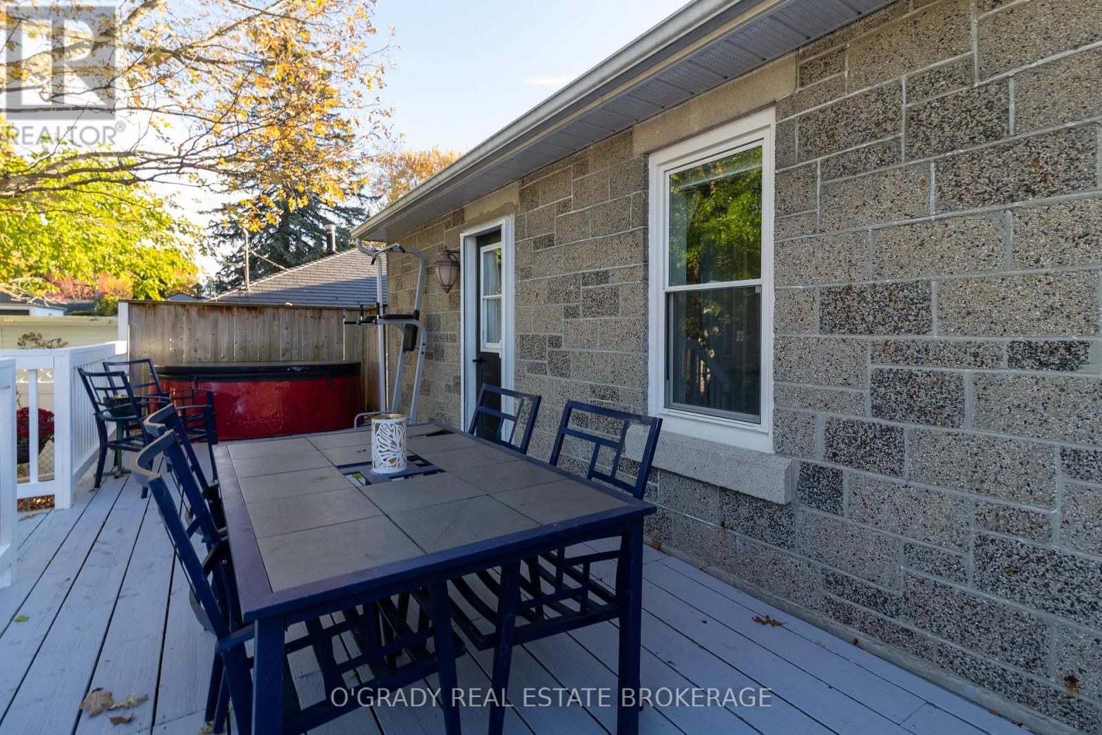 79 North Augusta Road, Brockville, Ontario  K6V 2X8 - Photo 8 - X12522224