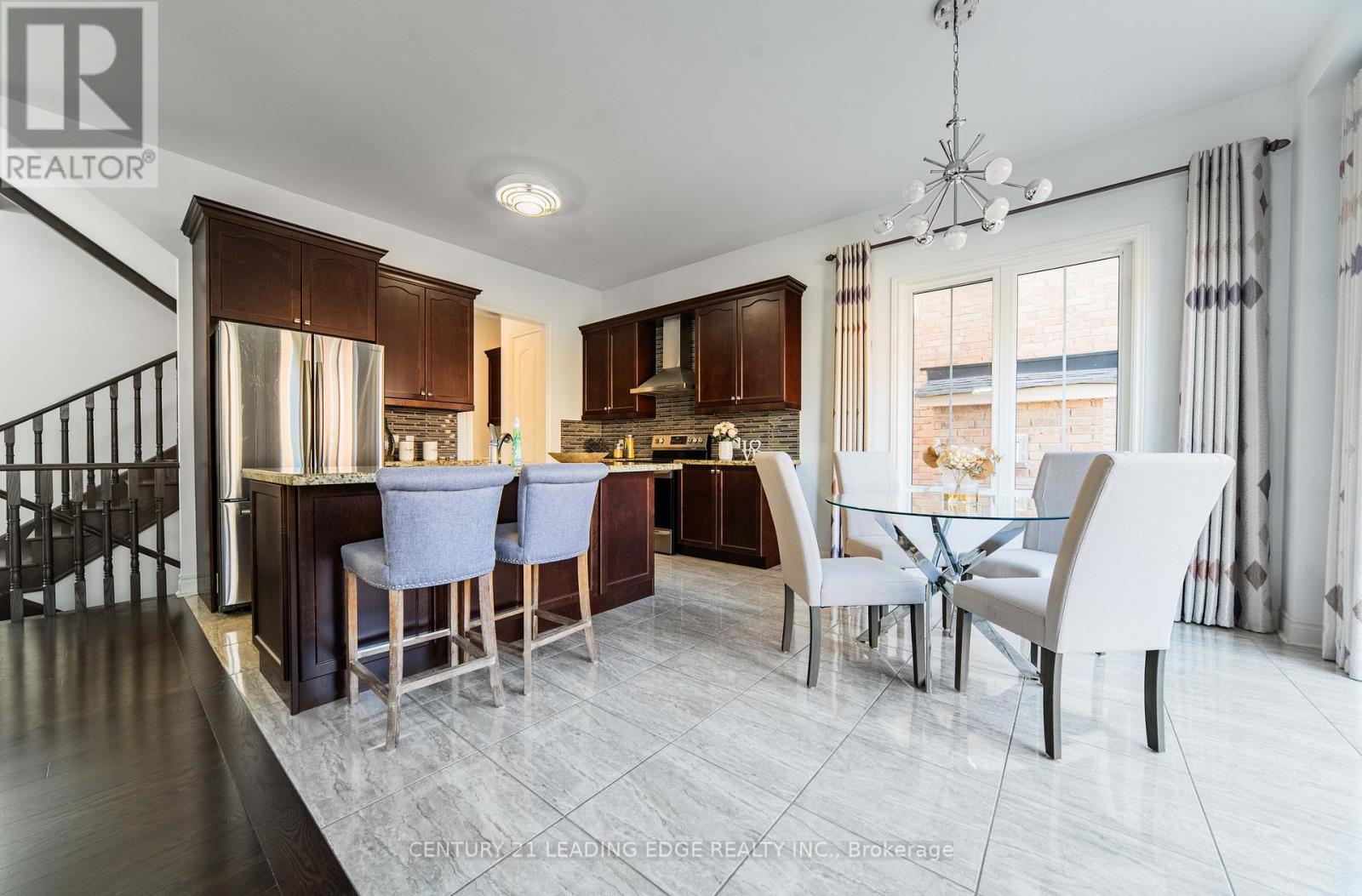 63 Ken Sinclair Crescent, Aurora, Ontario  L4G 3J1 - Photo 11 - N12521868