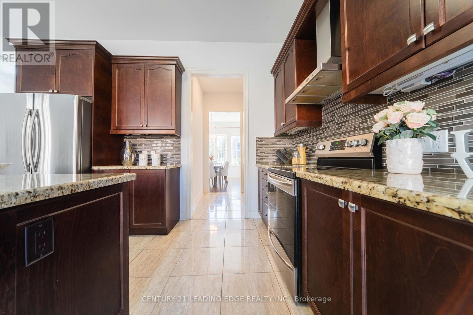 63 Ken Sinclair Crescent, Aurora, Ontario  L4G 3J1 - Photo 14 - N12521868