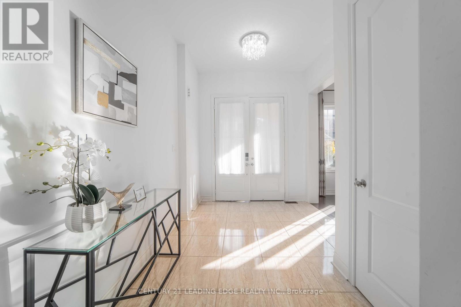 63 Ken Sinclair Crescent, Aurora, Ontario  L4G 3J1 - Photo 19 - N12521868