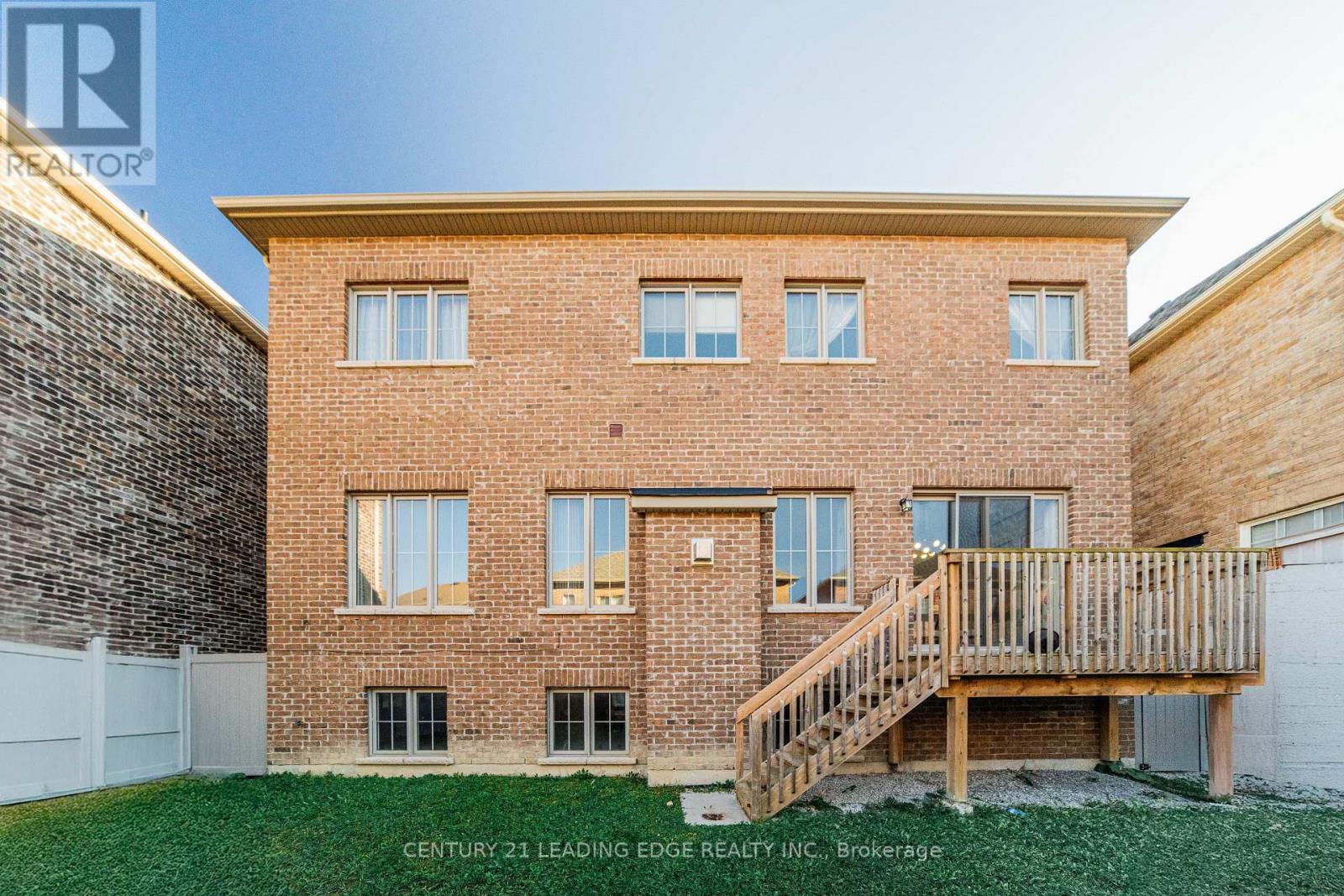 63 Ken Sinclair Crescent, Aurora, Ontario  L4G 3J1 - Photo 49 - N12521868