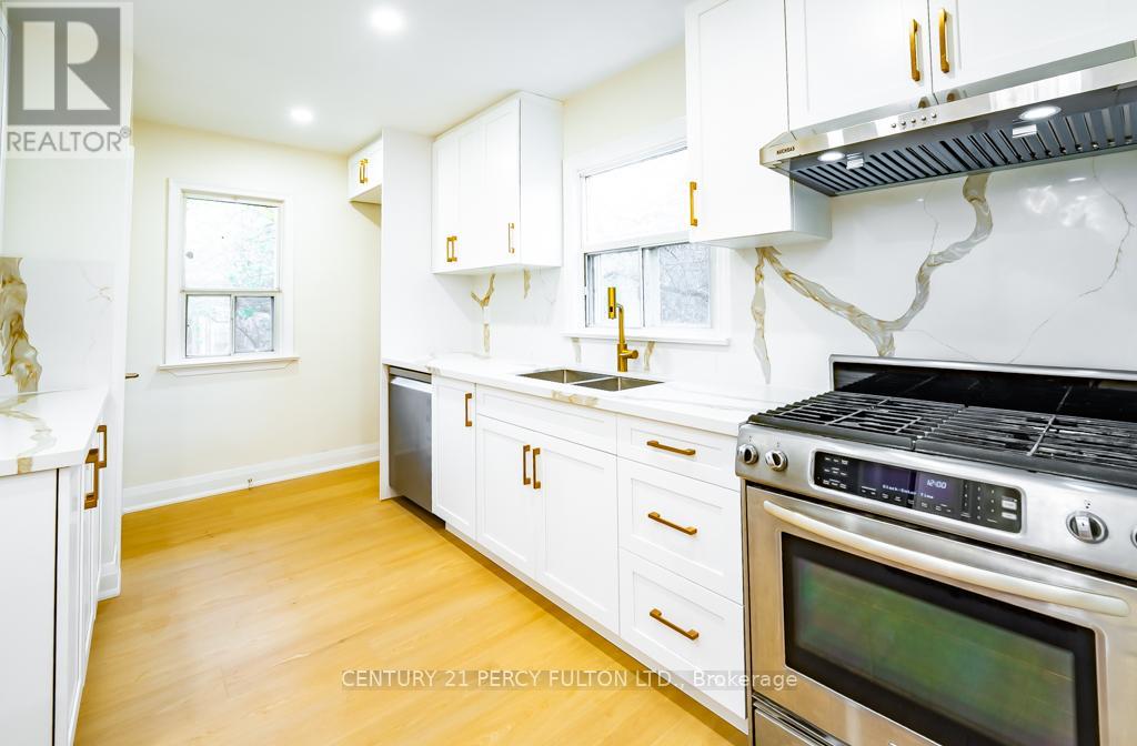 243 Ruggles Avenue, Richmond Hill, Ontario  L4C 1Y6 - Photo 14 - N12521878