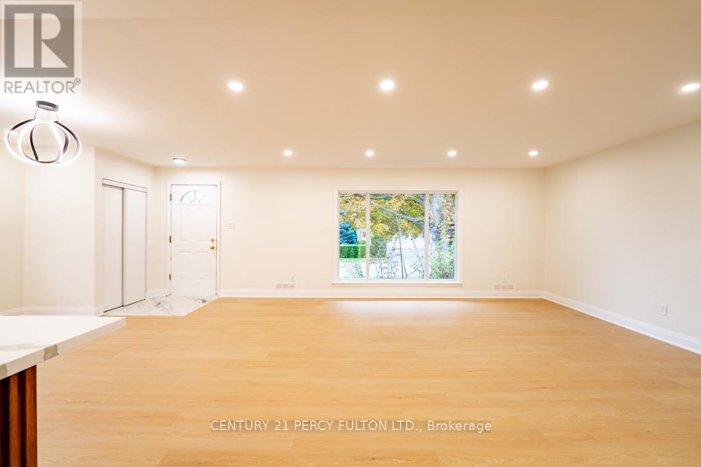 243 Ruggles Avenue, Richmond Hill, Ontario  L4C 1Y6 - Photo 24 - N12521878