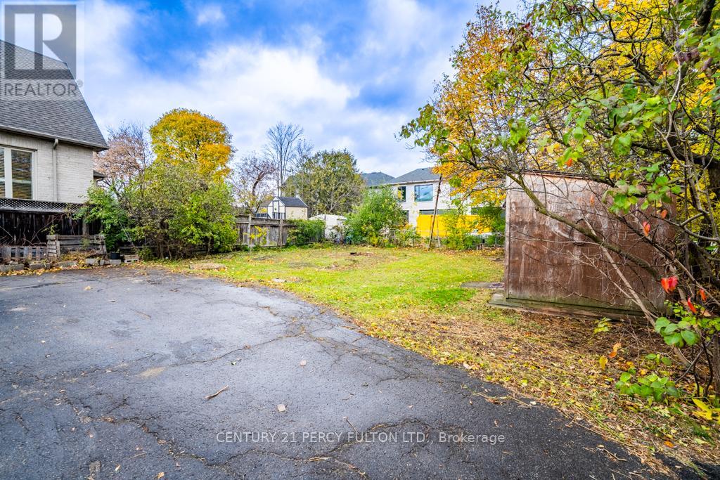 243 Ruggles Avenue, Richmond Hill, Ontario  L4C 1Y6 - Photo 5 - N12521878