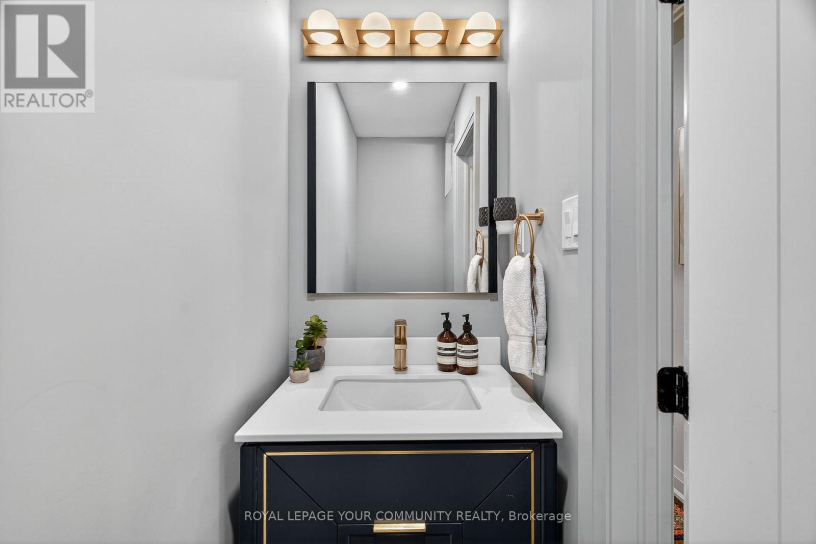 105 Orchard Heights Boulevard, Aurora, Ontario  L4G 2Z8 - Photo 12 - N12521962